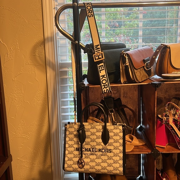 Michael Kors Purse - Picture 3 of 5